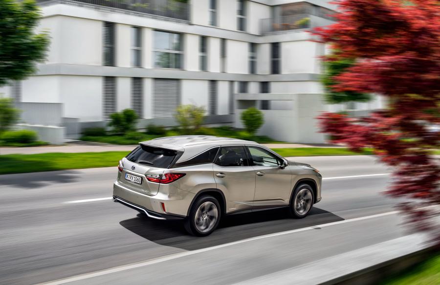  Lexus RX450hL 2018 года  (WW) (фото 28 из 45)
